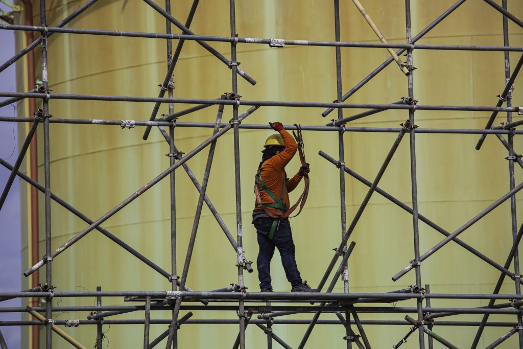 Manutenzione dei ponteggi: ispezioni, pulizia e buone pratiche per cantieri sicuri